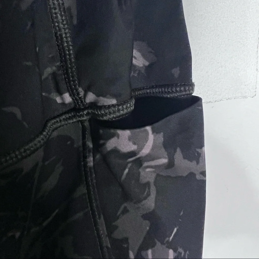 athleta | velocity stash pocket 7/8 tight marble legging